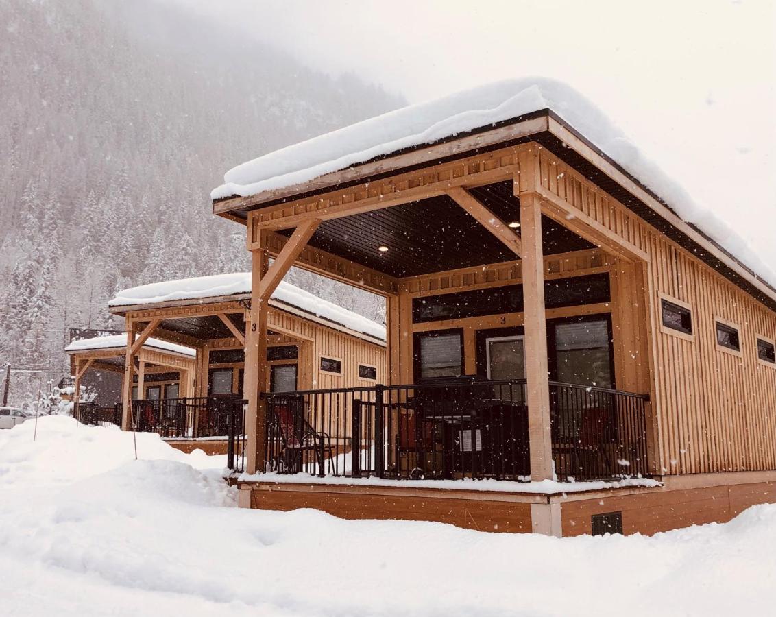 Boulder Mountain Resort Revelstoke Exterior photo