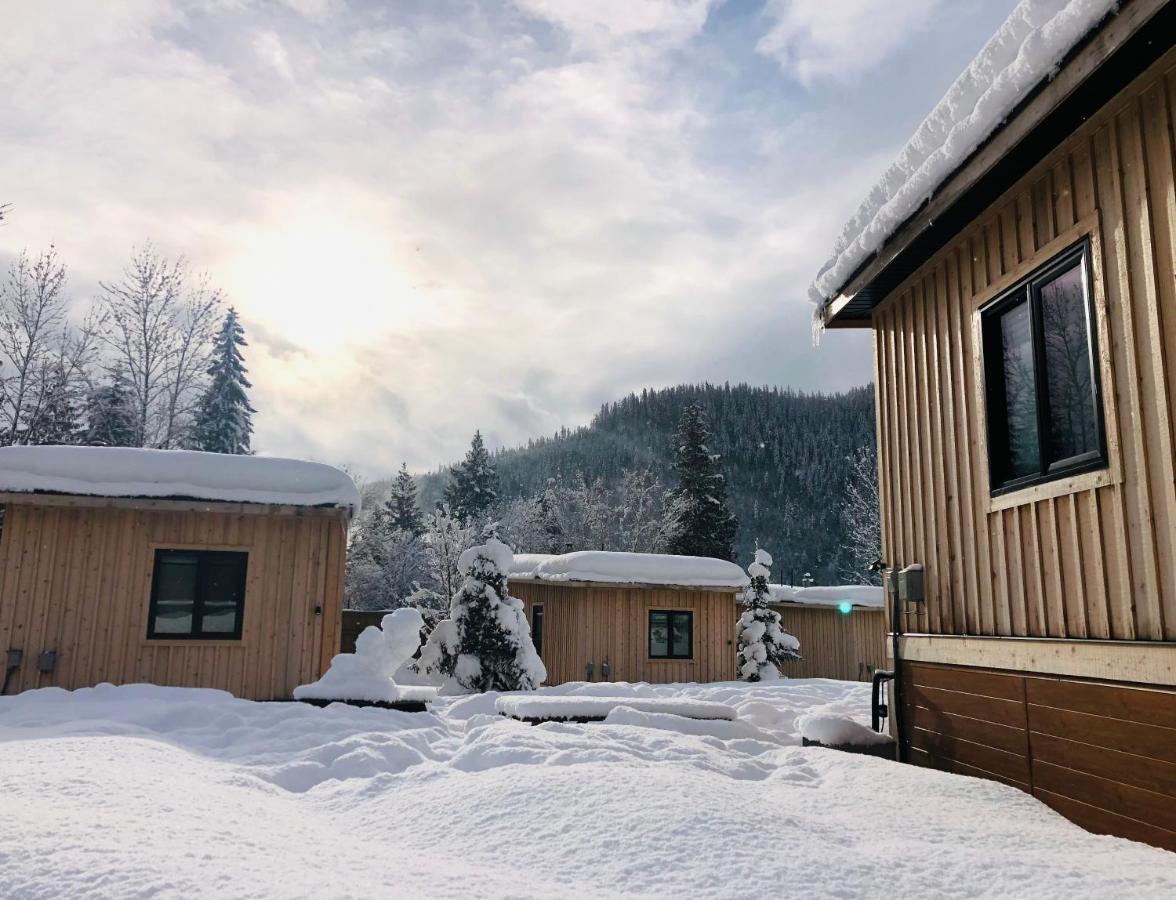 Boulder Mountain Resort Revelstoke Exterior photo